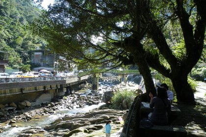 以改善環境景觀為主軸的社區營造策略-蛻變的石碇溪畔美麗山街